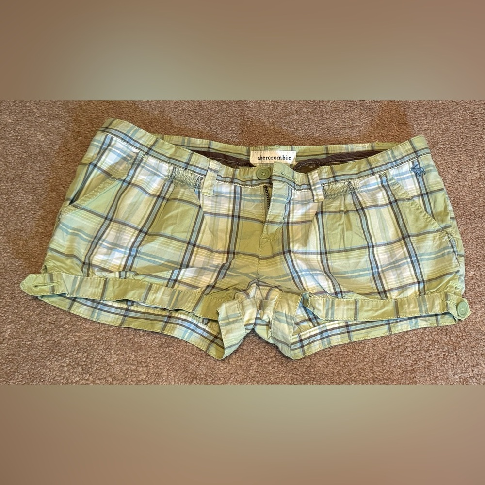 Abercrombie Y2K plaid chino shorts✨
